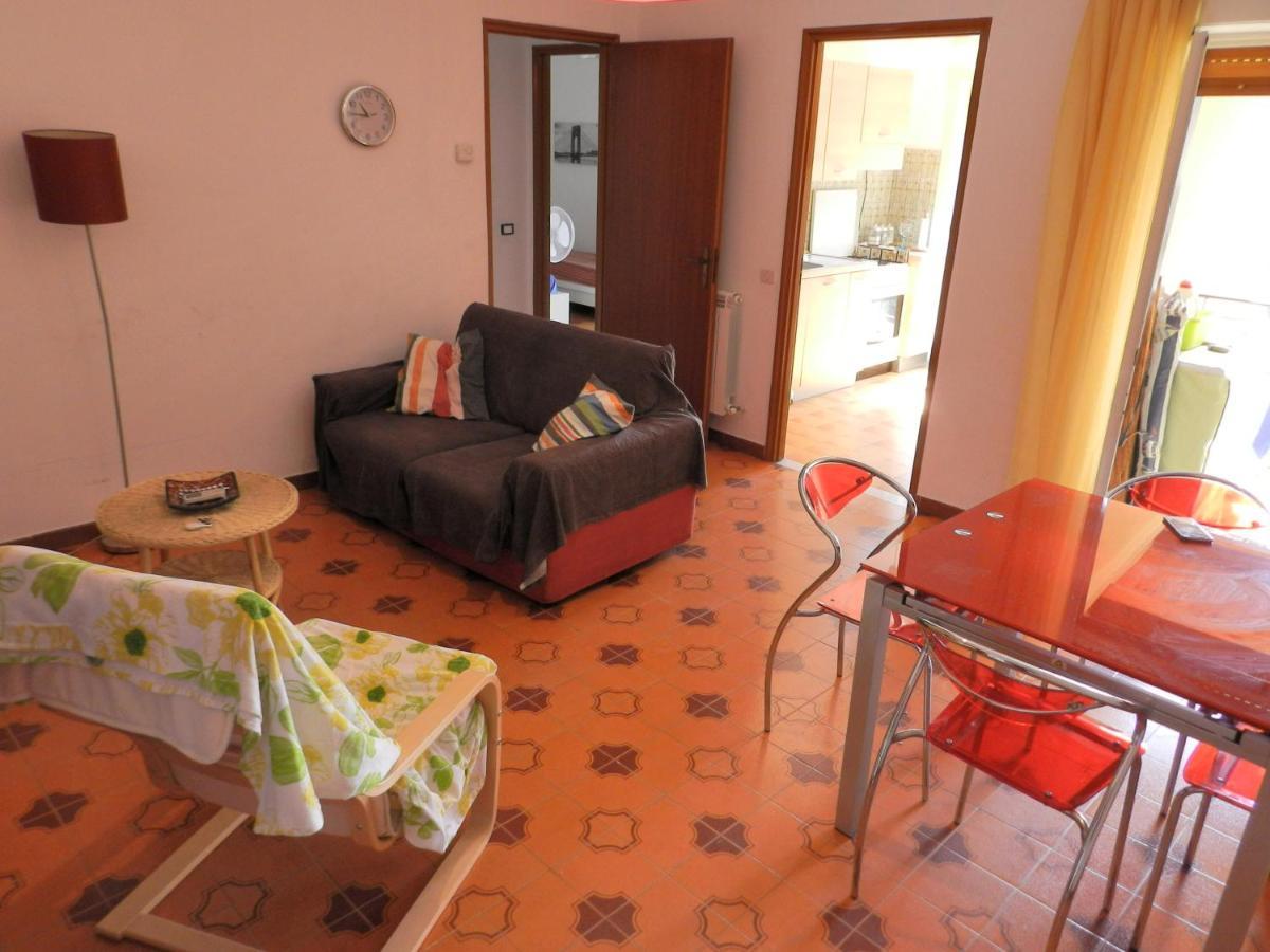 Apartment In Marina: A Step Away From The Sea And From The Center! *
